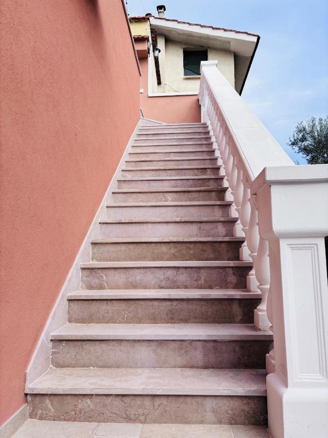 Villa Raffaele Trani Exterior photo